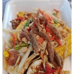 ตำข้าวโพดปลากรอบไข่เค็ม