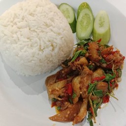 กะเพราขาหมูราดข้าว
