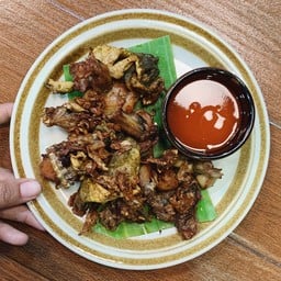 กบทอดกระเทียมพริกไทย