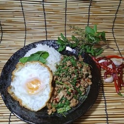 หอมกะลามะพร้าวเผาปั่น นมสด ข้างตึกทรู