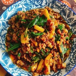 ข้าวกะเพราหมูสับ+กากหมูเจียว