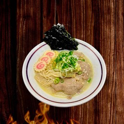 ราเมนซุปกระดูกหมู / Tonkotsu Ramen / 豬骨拉麵 /とんこつラーメン