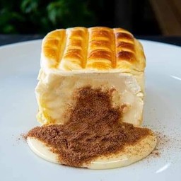 ปังไส้ทะลัก เนยนม โอวัลติน (1ชิ้น)