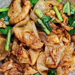 ผัดซีอิ้วเส้นใหญ่