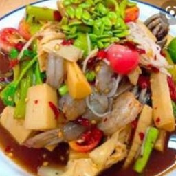 ตำหน่อไม้ผักบุ้งลวกกุ้งสด