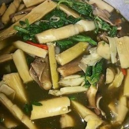 แกงหน่อไม้เห็ดขอน