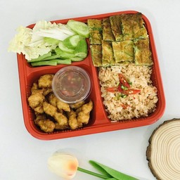 ข้าวคลุกน้ำพริกกะปิ+ไข่เจียว ไก่ทอด