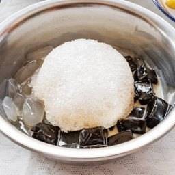 เฉาก๊วย ลูกชิด นมสด