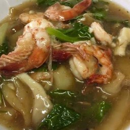 ราดหน้าเส้นใหญ่ กุ้ง
