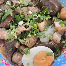 ก๋วยจั๊บน้ำข้น ยายดำ (สูตรโบราณ)