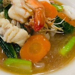 ราดหน้าเส้นใหญ่ ทะเล