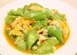 ข้าวราดผัดบวบ