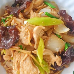 ไก่ผัดขิง