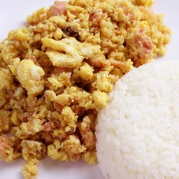 คั่วไข่หมูสับราดข้าว