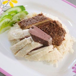 ข้าวมันไก่ต้ม+หมูอบ