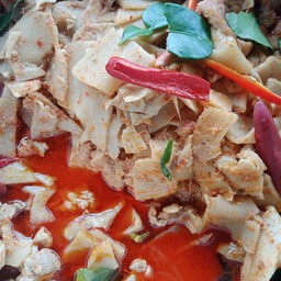 ผัดหน่อไม้ดองขาหมู