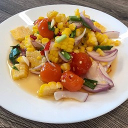 ยำไข่แดงเค็ม