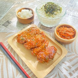 ไก่ทอดคลุกซอส 6 ชิ้น (พร้อมข้าว)