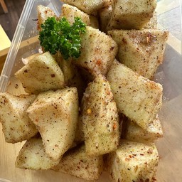 ฝรั่งคลุกบ๊วยแซ่บ