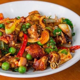 ผัดเผ็ดกบ