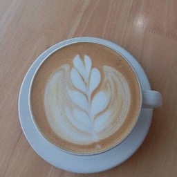 Caffe Latte | กาแฟลาเต้ ร้อน