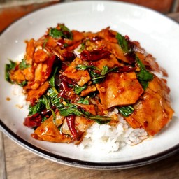 กระเพราเบคอน