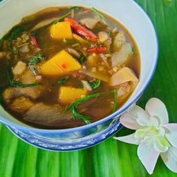 แกงหน่อไม้สด