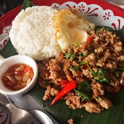 กระเพราไข่ดาว