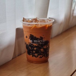 Thai milk tea w/ grass jelly | ชานมเย็นเฉาก๊วยไต้หวัน