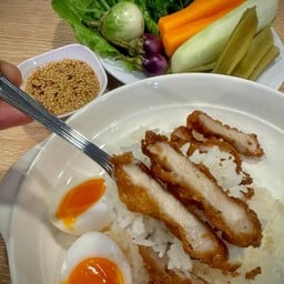 แสงฟ้าหมูทอด -