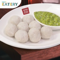 ลูกชิ้นปลาลวก (นายอ้วนเย็นตาโฟเสาชิงช้า)