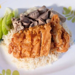 ข้าวมันไก่ทอด + เครื่องใน