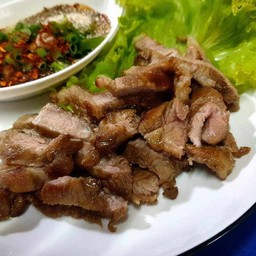สันคอหมูย่าง  + น้ำจิ้มแจ่ว