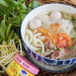 เฝอเนื้อรวม