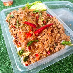 ข้าวกะเพราวุ้นเส้นเนื้อสับ