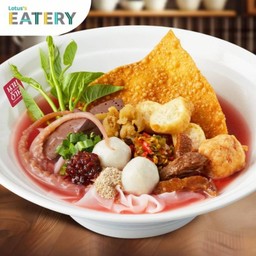 เย็นตาโฟลงเรือ (นายอ้วนเย็นตาโฟเสาชิงช้า)