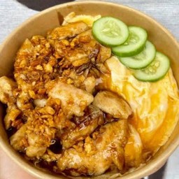 ข้าวไก่กระเทียม+ไข่ดาว