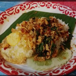 ร้านป้าสม ป้าสมกระเพราถาดซีฟุ๊ด