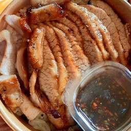 ข้าว+คอหมูย่าง+น้ำจิ้มแจ่ว