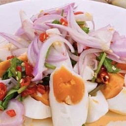 ยำไข่เค็ม