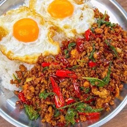 ข้าวกะเพราพริกแห้ง