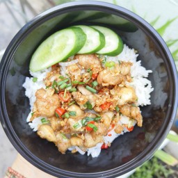 ข้าวไก่คั่วพริกเกลือ