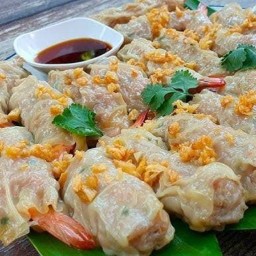 ข้าวยำไก่ทอด รสเด็ด