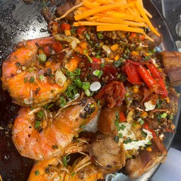 หมูกรอบกุ้งขาวxo