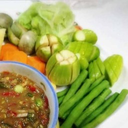 ชุดผักสดน้ำพริกแมงดา