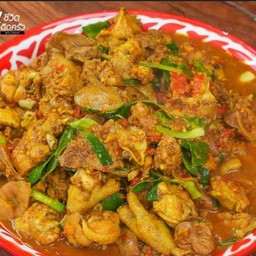 ไก่ใต้น้ำ ผัดในกะทะ ใส่ปลาร้านะคะ