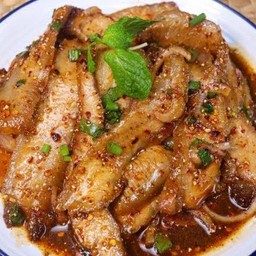 น้ำตกคอหมู