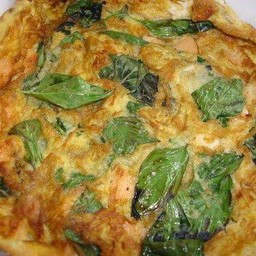 ไข่เจียวโหระพาราดข้าว