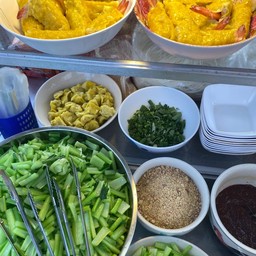 บะหมี่เกี๊ยวไก่ย่างรวมมิตร(ไก่ย่าง+เกี๊ยว+ทะเล+จัมโบ้)