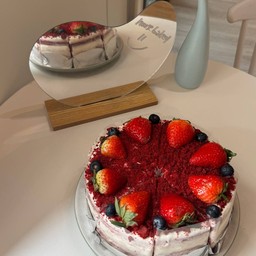 RED VELVET CAKE